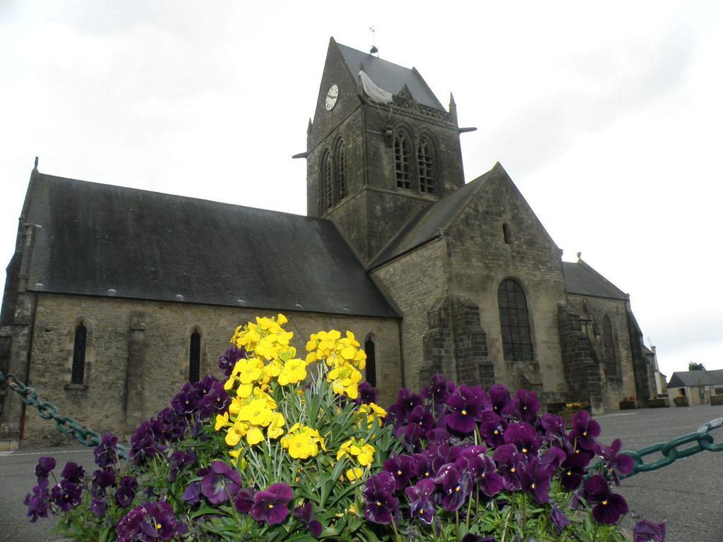 Chambres d'hôtes de l'Eglise Sainte-Mère-Église Exterior foto